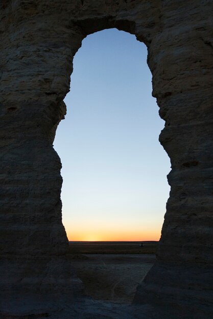 La hermosa vista de las rocas del monumento