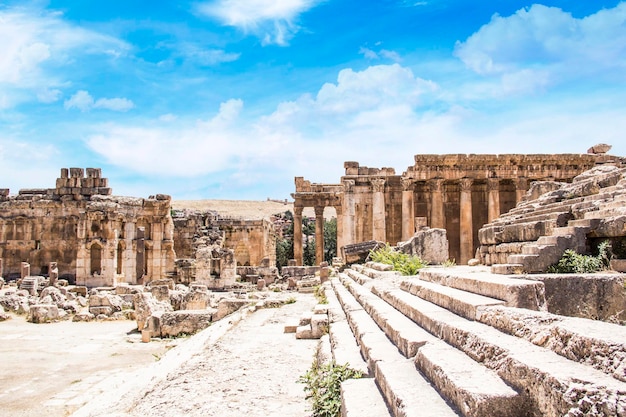 Hermosa vista de las ruinas romanas de Baalbek en Baalbek, Líbano