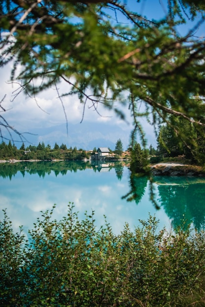 Una hermosa vista sobre el lago aviolo.