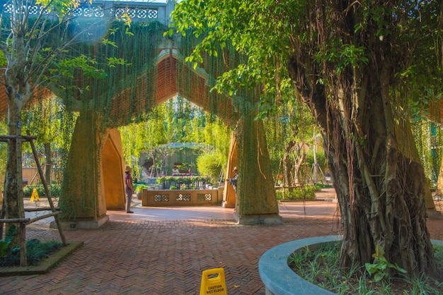 Una hermosa vista de Sunworld Ba Na Hills Parke Ubicado en Da Nang Vietnam