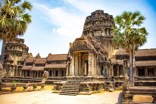 Una hermosa vista del templo de Angkor Wat ubicado en Siem Reap Camboya