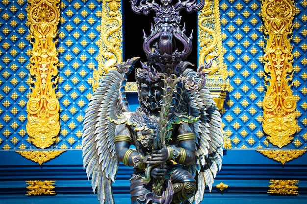 Una hermosa vista del Templo Azul ubicado en Chiang Rai Tailandia