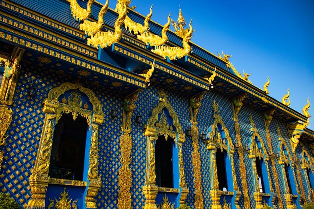 Una hermosa vista del Templo Azul ubicado en Chiang Rai Thialand