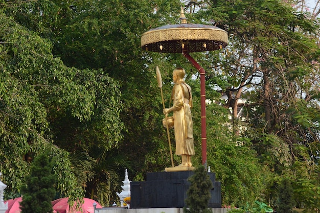 Una hermosa vista del templo budista ubicado en Chiang Mai Tailandia