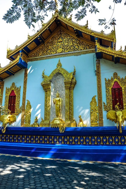 Una hermosa vista del templo budista ubicado en Chiang Mai Tailandia