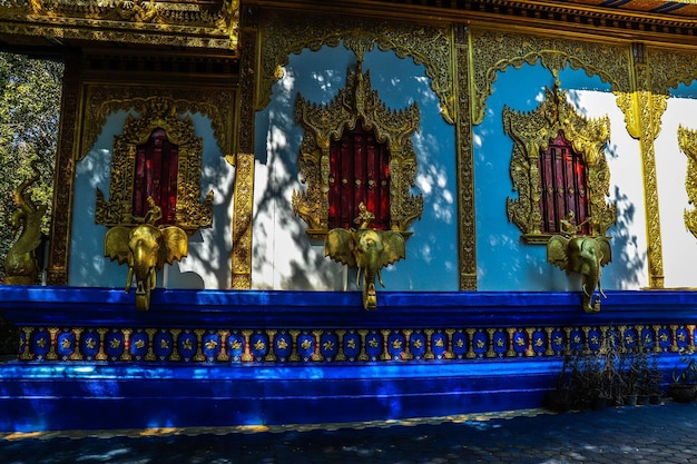 Una hermosa vista del templo budista ubicado en Chiang Mai Tailandia