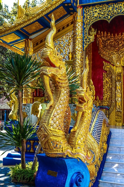 Una hermosa vista del templo budista ubicado en Chiang Mai Tailandia