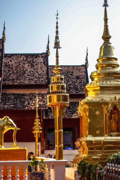 Una hermosa vista del templo budista ubicado en Chiang Mai Tailandia