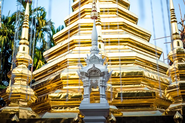 Una hermosa vista del templo budista ubicado en Chiang Mai Tailandia