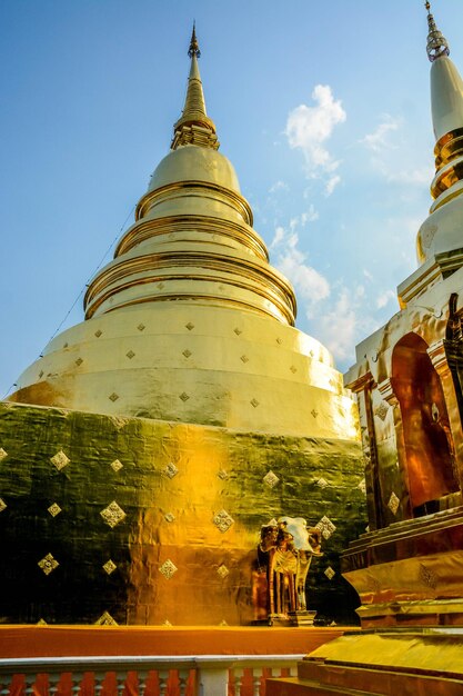 Una hermosa vista del templo budista ubicado en Chiang Mai Tailandia