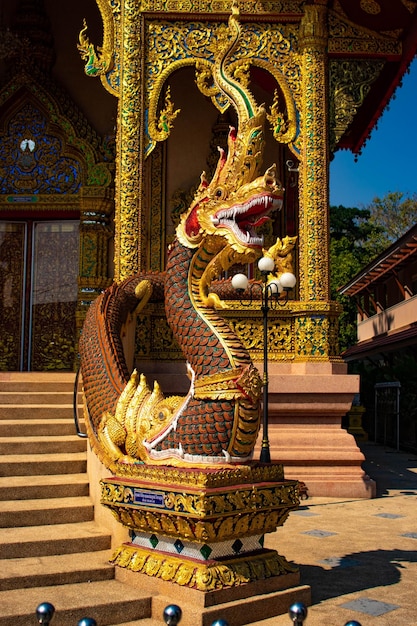 Una hermosa vista del templo budista ubicado en Chiang Rai Tailandia