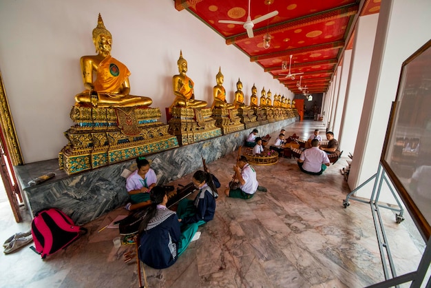 Una hermosa vista del templo budista Wat Pho en Bangkok Tailandia