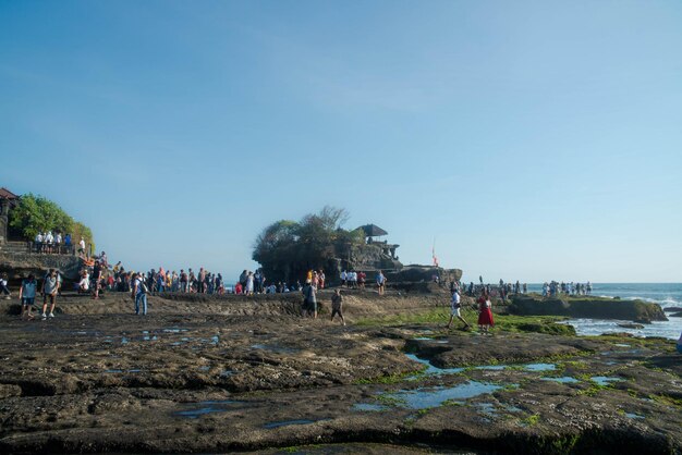 Una hermosa vista del templo Tanah Lot ubicado en Bali Indonesia