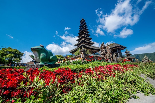 Una hermosa vista del templo Ulun Danu Batur ubicado en Bali Indonesia