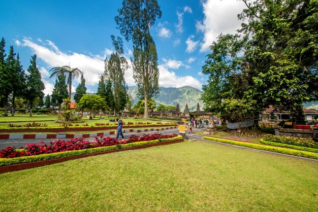 Una hermosa vista del templo Ulun Danu Batur ubicado en Bali Indonesia