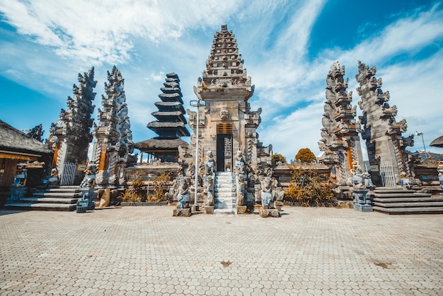 Una hermosa vista del templo Ulun Danu Beratan ubicado en Bali Indonesia