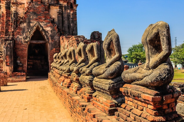 Una hermosa vista del templo Wat Chaiwatthanaram ubicado en Ayutthaya Tailandia