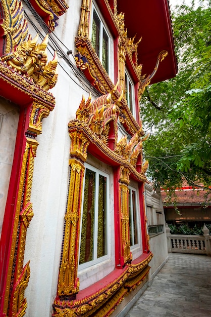 Una hermosa vista del templo Wat Paknam ubicado en Bangkok Tailandia