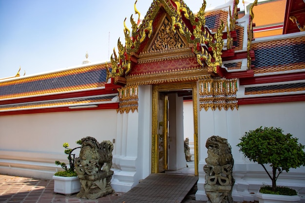 Una hermosa vista del templo Wat Pho ubicado en Bangkok Tailandia