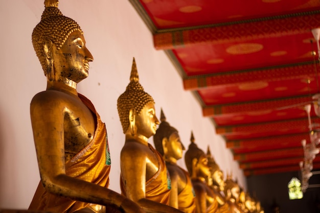 Una hermosa vista del templo Wat Pho ubicado en Bangkok Tailandia