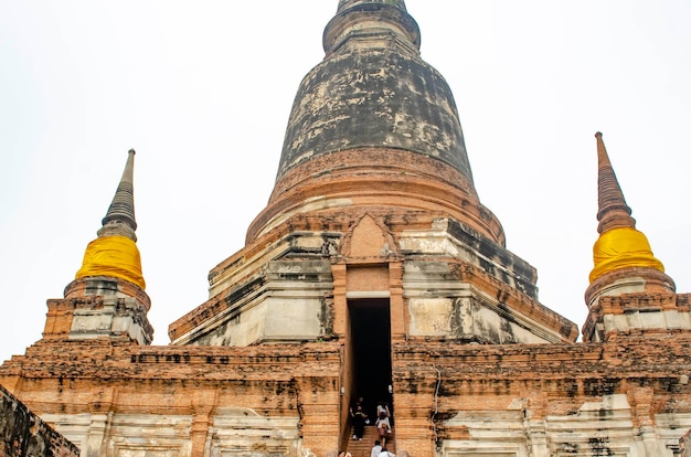 Una hermosa vista del templo Wat Yai Chai Mongkhon ubicado en Ayutthaya Tailandia