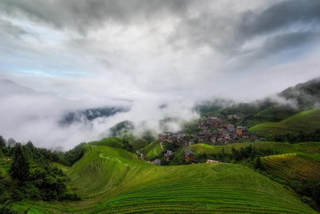 Hermosa vista de la terraza de arroz Longsheng en Hepingxiang China