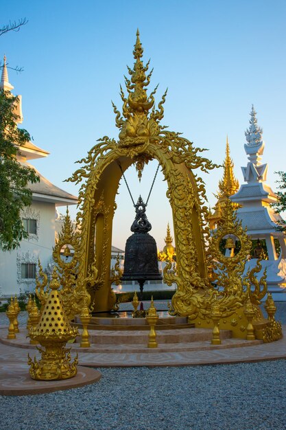Una hermosa vista de Wat Rong Khun el Templo Blanco ubicado en Chiang Rai Tailandia