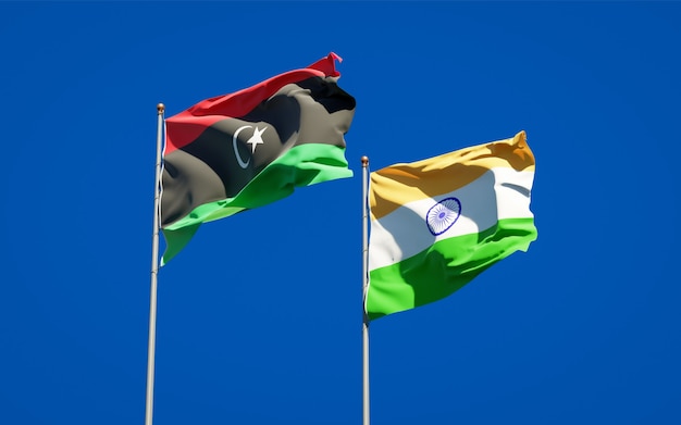 Hermosas banderas del estado nacional de Libia e India juntos