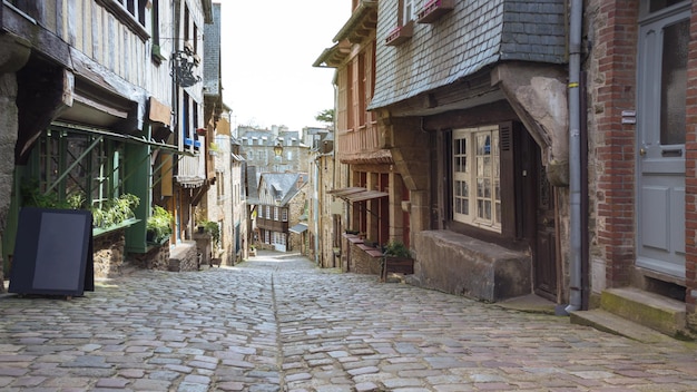 Hermosas calles en el Dinan