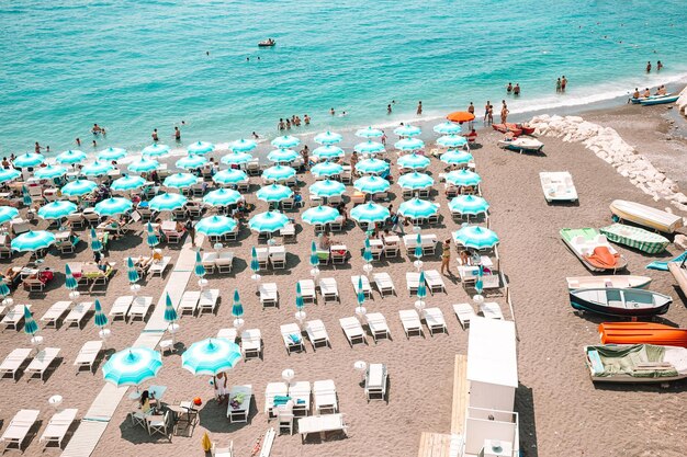 Foto hermosas ciudades costeras de italia pintoresco pueblo de amalfi en la costa de amalfi