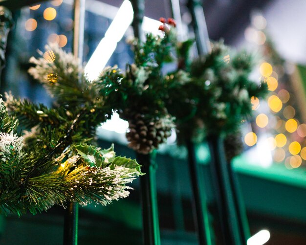 Hermosas decoraciones navideñas en restaurantes.