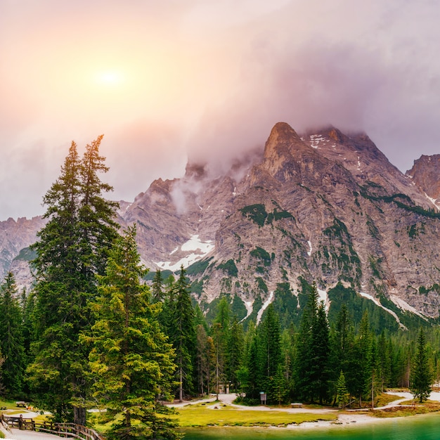 Hermosas Dolomitas en el norte de Italia