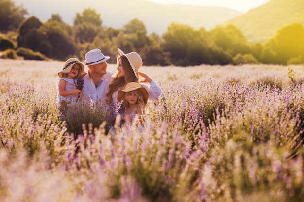 Las hermosas flores de lavanda llenan tu alma de amor.