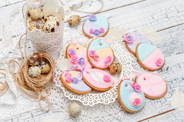 Hermosas galletas de Pascua glaseadas