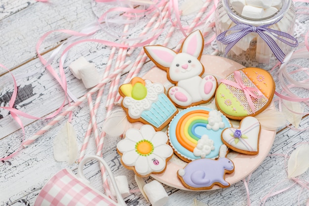 Hermosas galletas de Pascua glaseadas