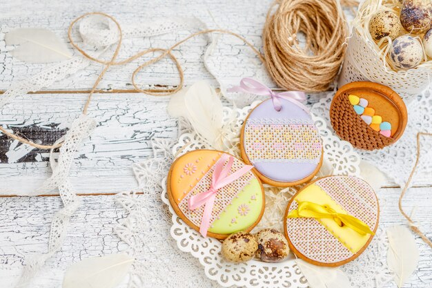 Hermosas galletas de Pascua glaseadas