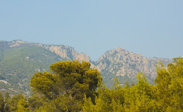 hermosas y hermosas montañas en grecia