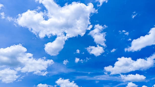 hermosas nubes en el cielo