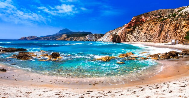 Hermosas playas escénicas de las islas griegas