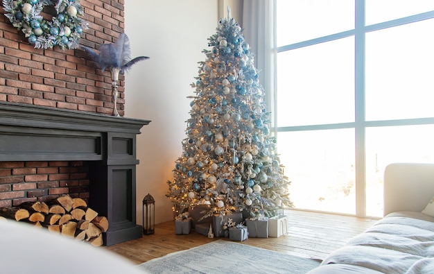 Hermoso árbol de Navidad, vacaciones de año nuevo