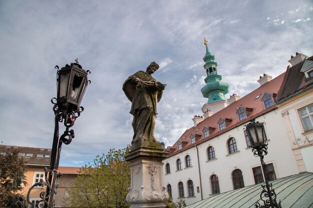 Foto el hermoso casco antiguo de la ciudad de bratislava en eslovaquia