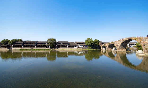 Hermoso casco antiguo en Hangzhou, Chin