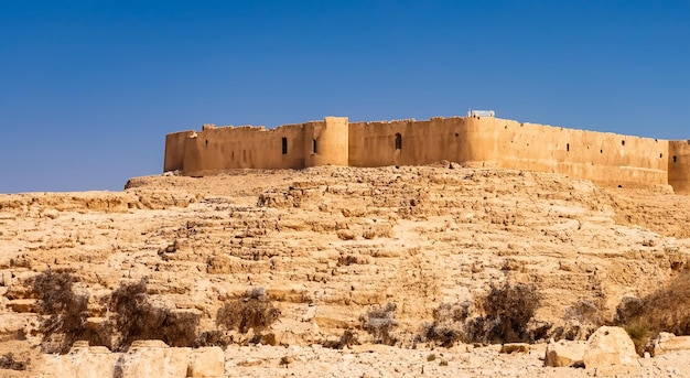 Hermoso castillo en una montaña en Jerusalén de día en alta definición y agudeza concepto de viaje religioso