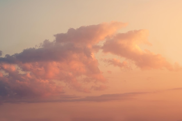 Hermoso cielo con nubes