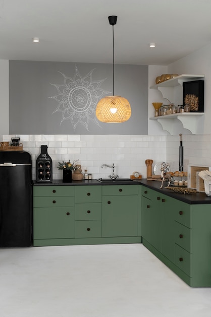 Hermoso diseño de interiores de cocina verde