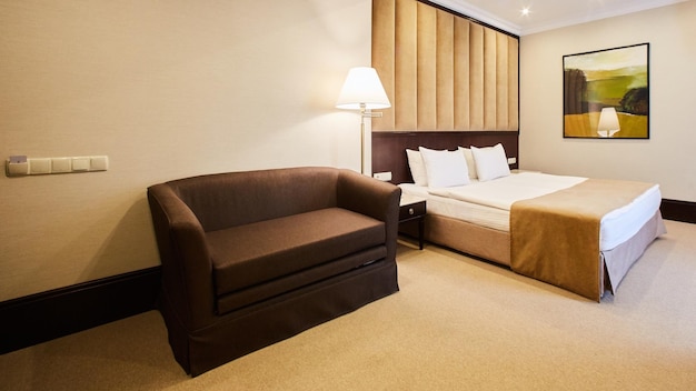 Hermoso diseño de interiores de decoración de dormitorio en hotel
