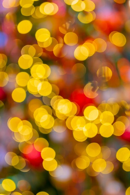 Hermoso efecto bokeh. Fondo de Navidad festiva brillante borrosa.