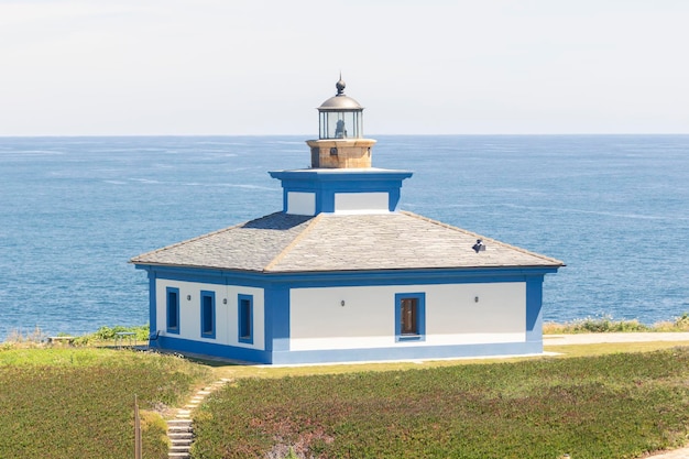 Hermoso faro de Isla Pancha en la ciudad de Ribadeo Galicia España