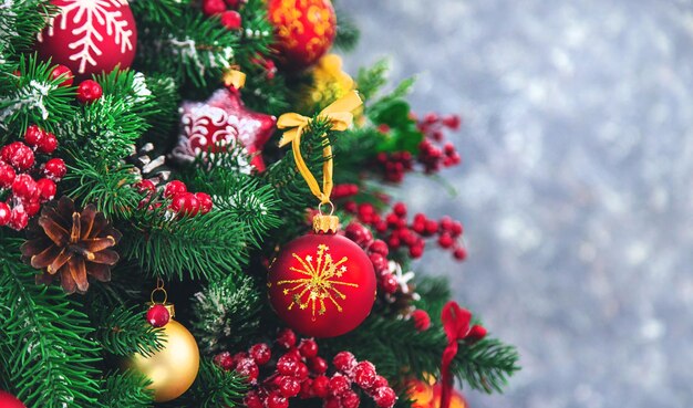 Hermoso fondo de Navidad con un árbol de Navidad Enfoque selectivo