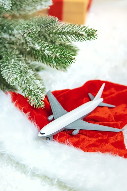 Hermoso fondo de Navidad con avión